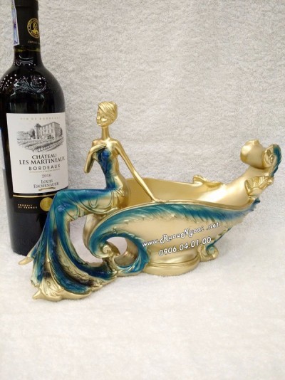 Kệ Rượu Vang Thiếu Nữ Thuyền Hoa