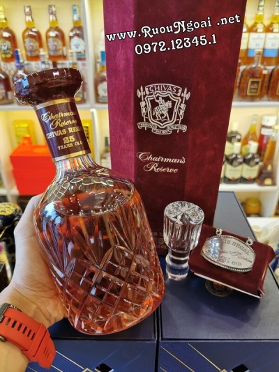 Rượu Chivas Regal 25 Baccarat Chairman's Reserve